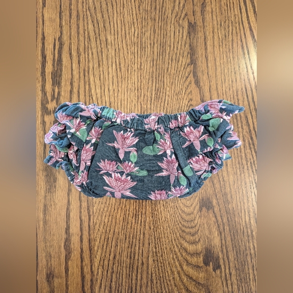 Kate Quinn 0-3m diaper cover - Picture 1 of 3